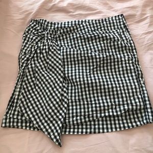 Gianni Bini checkered skirt size Medium